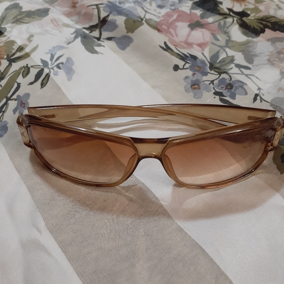 Authentic Gucci sunglasses main image 6